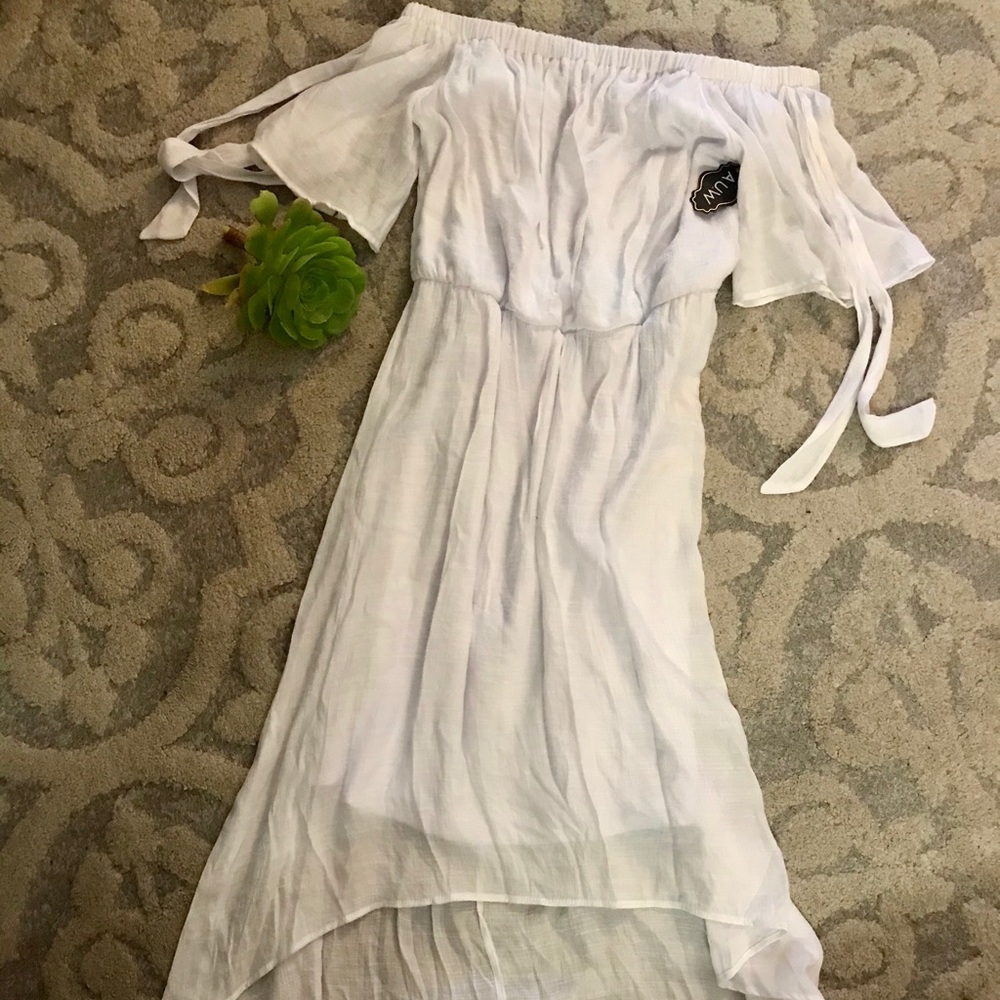 Stylish white dress! Brand New!